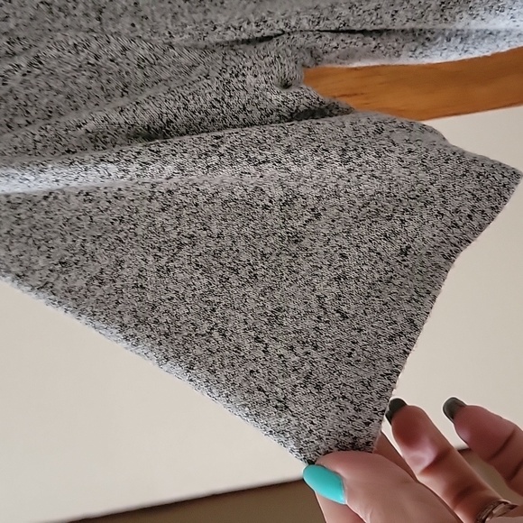 Maurices Women's Gray V-Neck Top - Picture 3 of 4